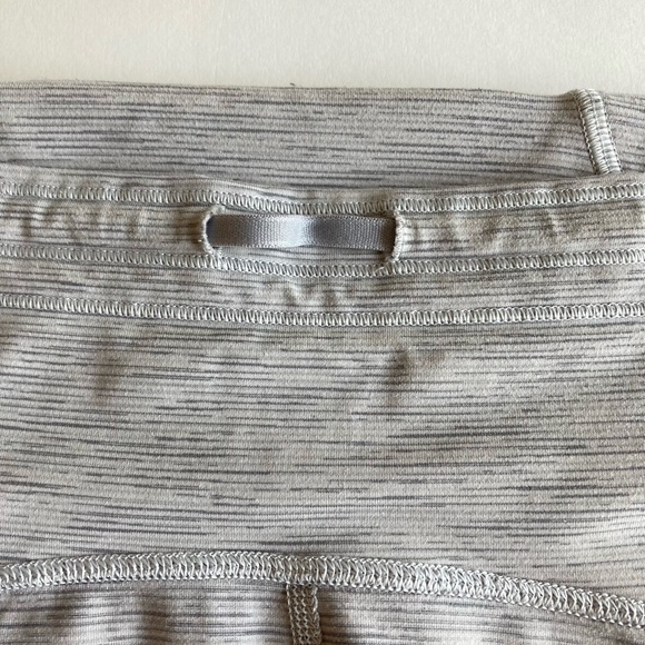 Lululemon Grey White High Rise Leggings size 4 - Picture 10 of 12